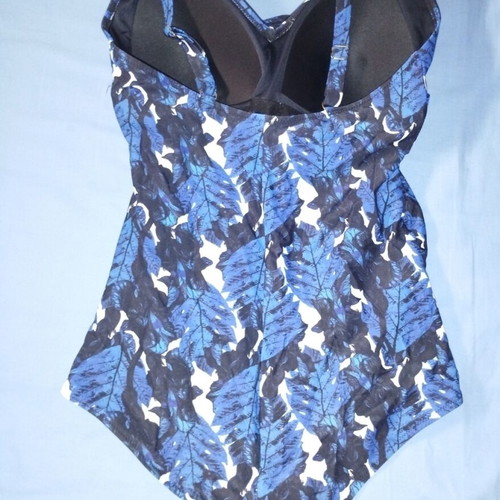 One-piece swimsuit XL like new, multicolor
