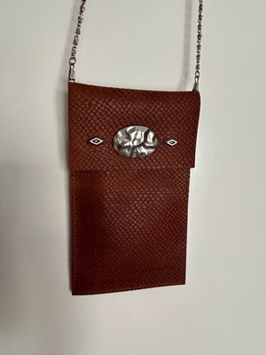 Individual leather crossbody bag brown new with metal chain
