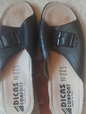 DICAS Comfort slippers size 39 black like new