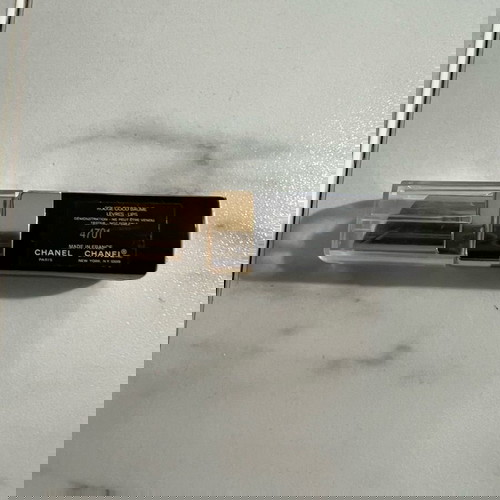 Овлажнител за устни Chanel неизползван