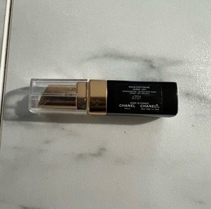 Овлажнител за устни Chanel неизползван