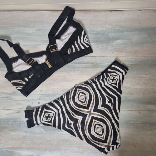 Bluepoint bikini like new, white-black size 3 (EU 40)
