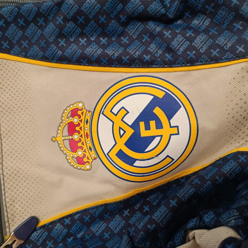 Backpack Real Madrid like new with 4 zippered compartments