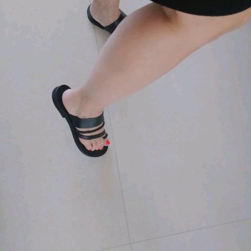 Love Shoes women's black flat sandal size 35 new