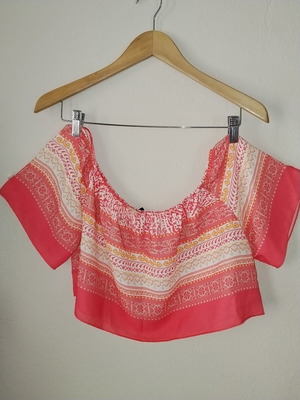 Lynne Boho Crop Top like new, size Small, red and orange