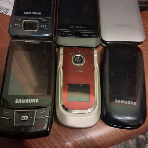 Used cell phones pack of 6 black with memory card