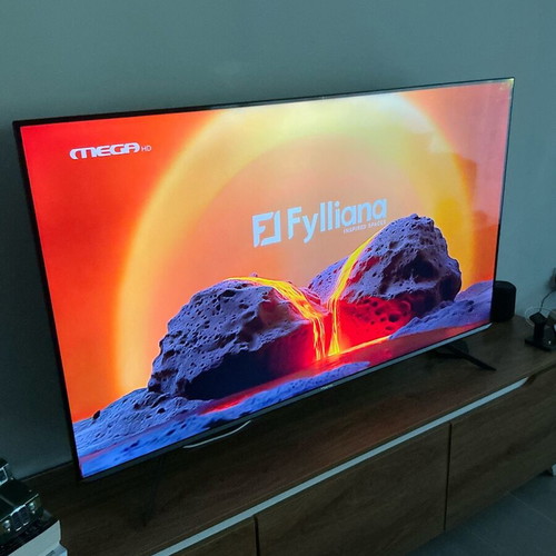 Hisense Smart 4K Ultra HD QLED 55-inch TV like new