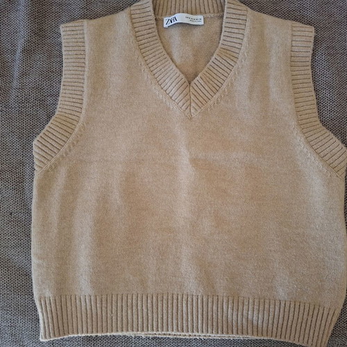 Zara sleeveless sweater cropped top beige new, size M