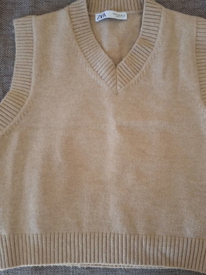 Zara sleeveless sweater cropped top beige new, size M
