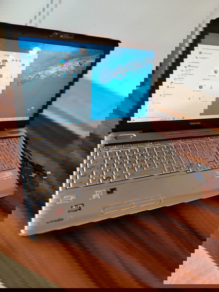 Toshiba Satellite L500-13T / Σαν καινούργιο