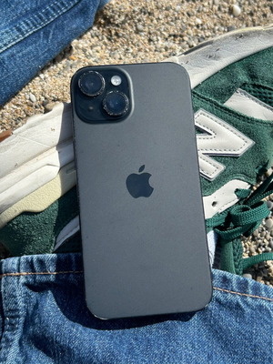 Apple iPhone 15 употребяван, черен, 128GB, с USB-C и Dynamic Island
