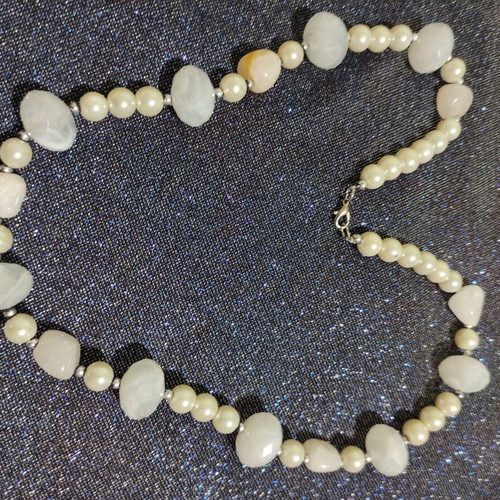 Fo Necklace 60 cm like new, white and gray