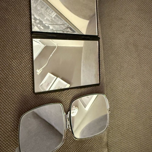 Compact mirrors like new, set of two