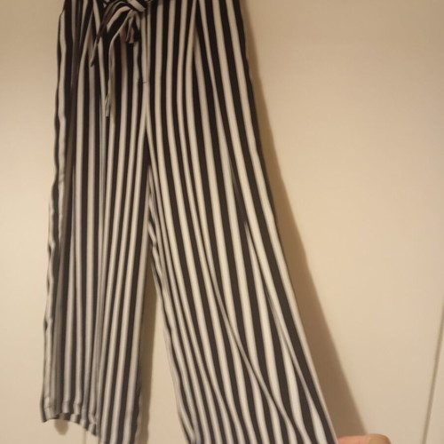 Stradivarius pants size L like new, black and white stripes
