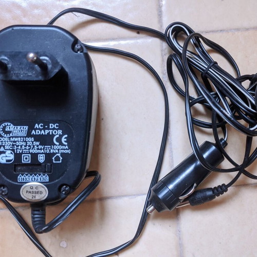 Amarad MW8210GS Adjustable AC/DC Power Adapter with Car Charger like new