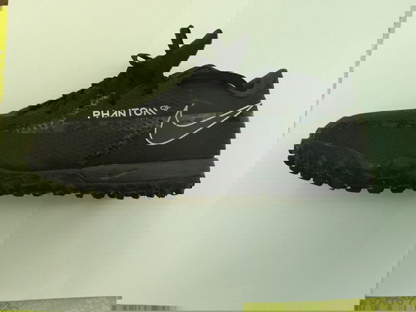 Αθλητικά παπούτσια ποδοσφαίρου