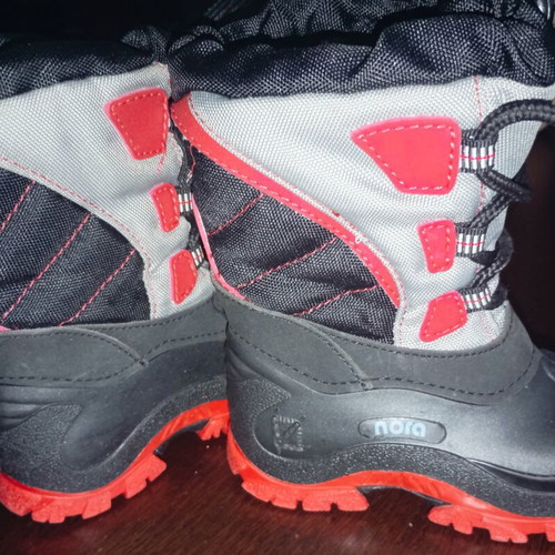 Nora Olang Snow Boots Size 24 Like New, Anatomical