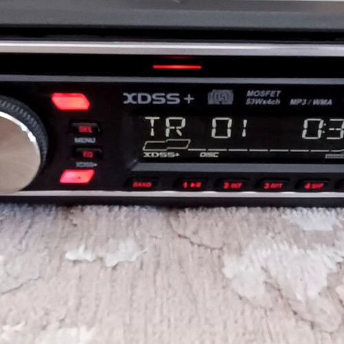 LG LAC2900RN Car Radio CD player like new, 4x53W, MP3 WMA
