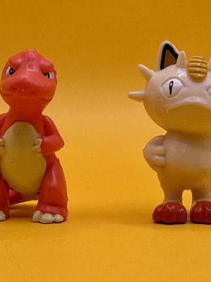 Pokemon Nintendo PVC figures Charmeleon and Meowth