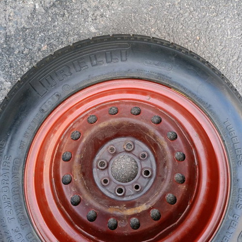 Car tire Pirelli 135/80/13