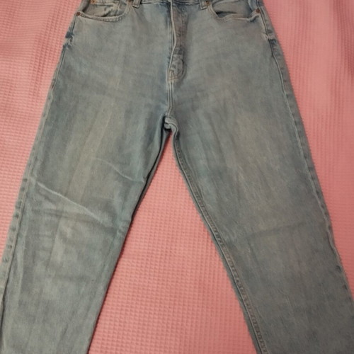 Zara high-waisted light wash jeans size 40 like new