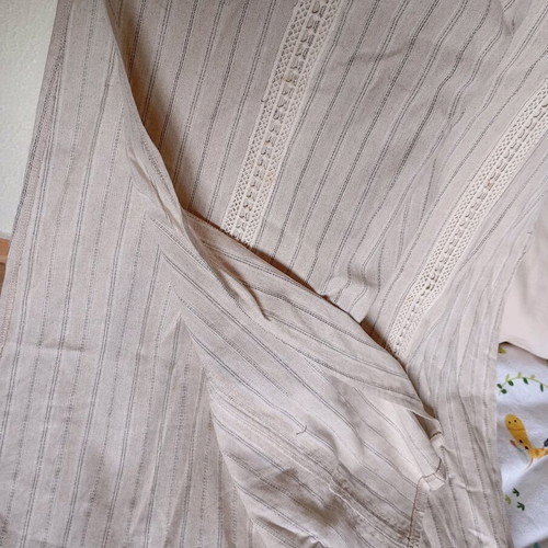 Beige Medium kaftani dress like new with embroidery and gold thread