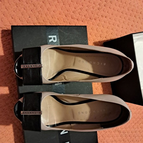 Peep toe heels Richmond like new, black and beige, size 36