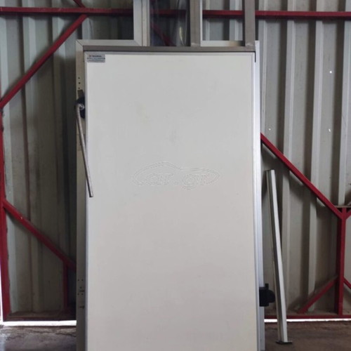 Sliding door for refrigeration chamber with transom, new