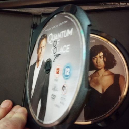 Quantum of Solace 2-Disc Special Edition DVD like new