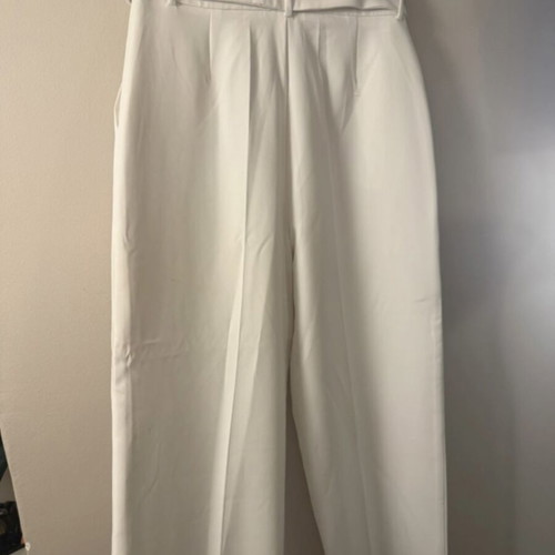 White pants with belt like new, size M 38 10