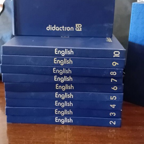 English encyclopedia like new with cassettes