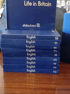 English encyclopedia like new with cassettes