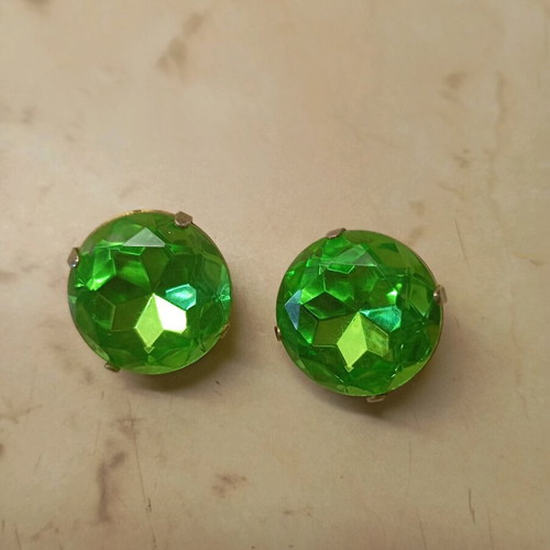 Vintage earrings used, green