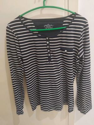 Forecast striped mako top like new, white and blue, size S