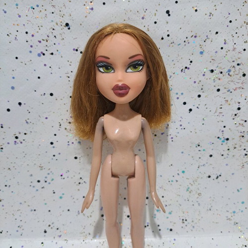 Bratz Wildlife Safari Meygan doll used, damaged