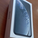 iPhone XR black like new, 64GB, with case and screen protectors