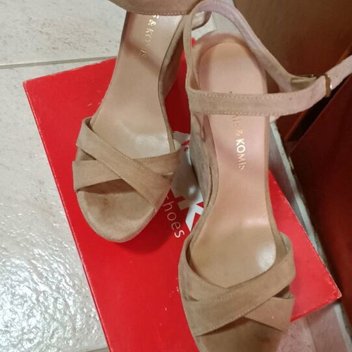 Komis & Komis leather platforms like new, beige