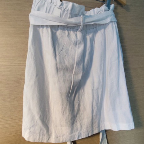 Lynne white skirt size 40 like new
