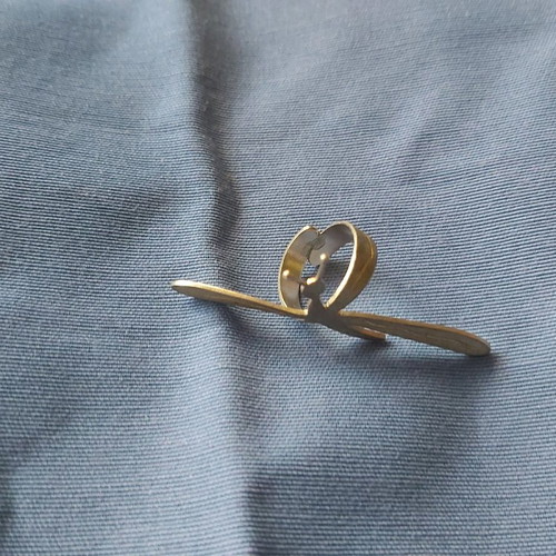 Silver dragonfly ring like new with gold detail