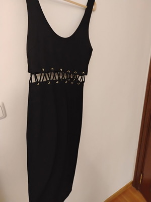 H&M black dress with unique design, like new, size L