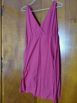 United Colors of Benetton dress like new, size S, red, with belt