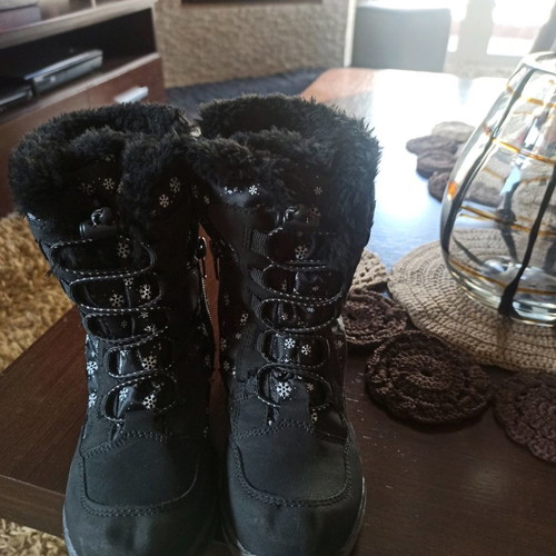 Sprox boots used, size 31, black with fur lining