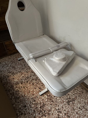 Aesthetic chairs used, set of 2, hydraulic and manual