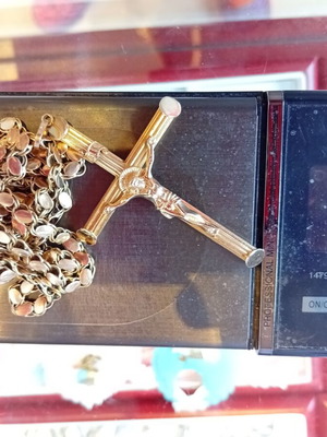 Chain with cross 18k 38gr like new