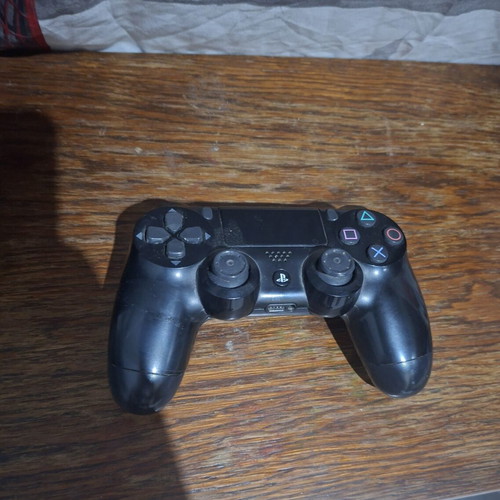 PS4 controller