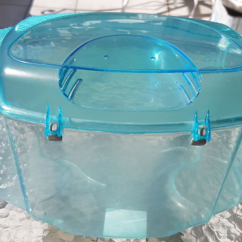 Fish bowl like new, plastic 4 liters
