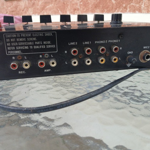 Vivanco MX700 mixer used with 6 inputs