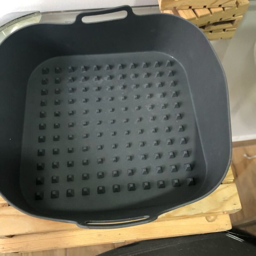 Silicone Air Fryer Pan like new