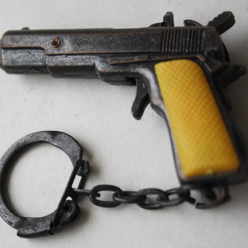 Colt 45 metal keychain 80's new