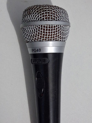 Shure PG48 microphone with cable
